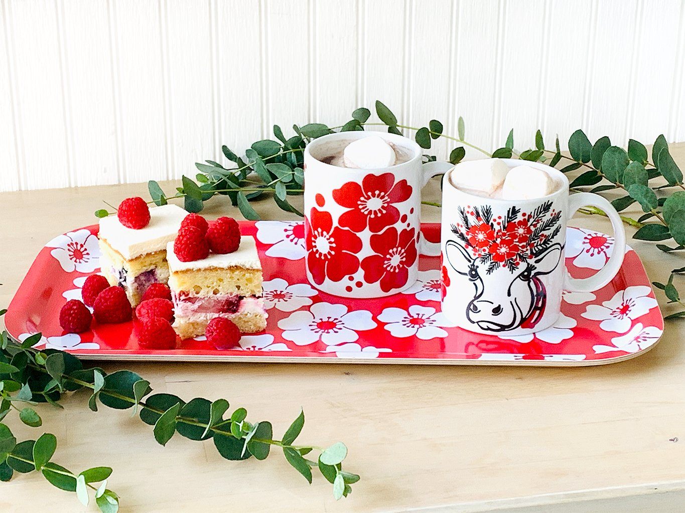 Are you a fan of hot drinks? We sure are!